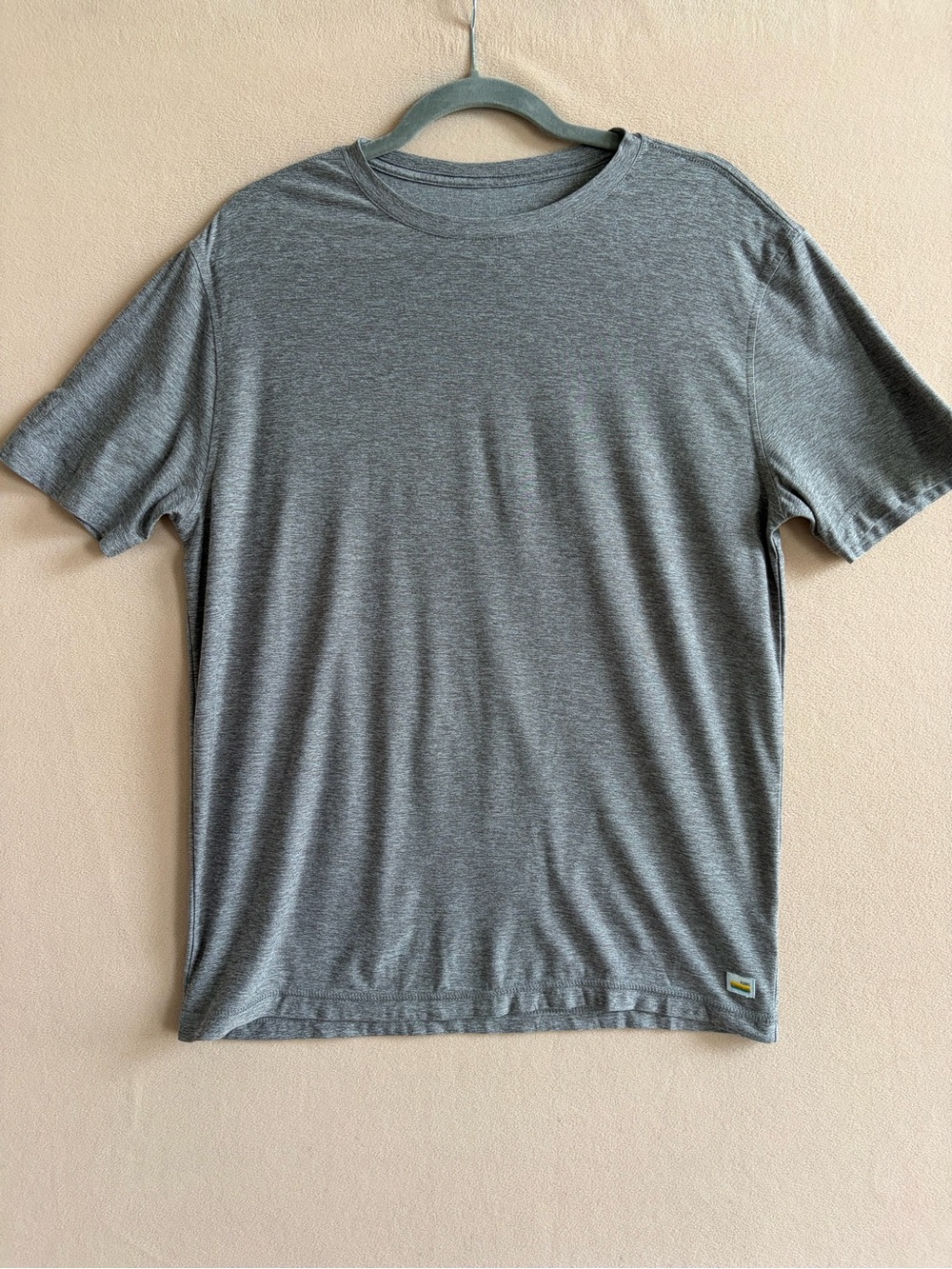 Vuori Strato Tech Tee Short Sleeve Heather Gray size M